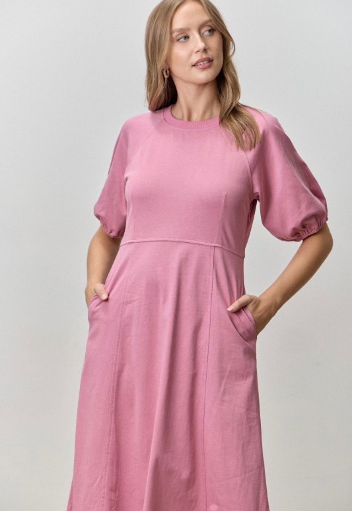 KNIT SLEEVE DRESS