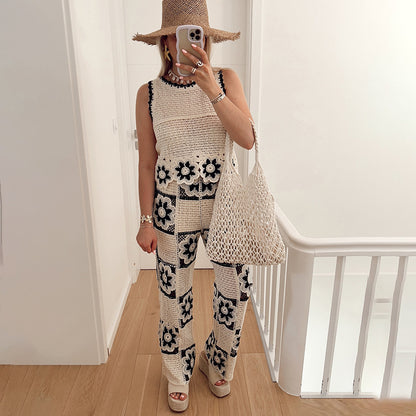 BLACK AND WHITE FLOWERS SET